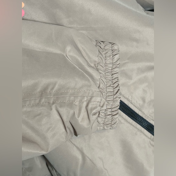 Spyder Men's Beige Windbreaker Jacket - Picture 14 of 15